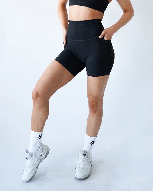 Performance Pocket Biker Shorts - Black