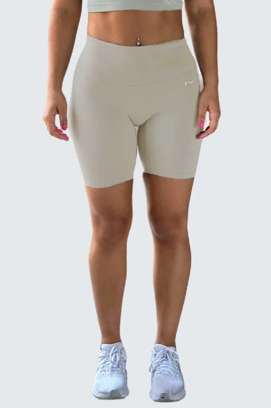 W Sunsoft Flow Shorts 8" - Sand